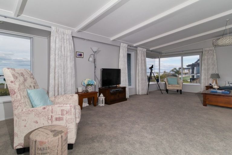 Photo of property in 111 North Shore Road, Eskdale, Napier, 4182