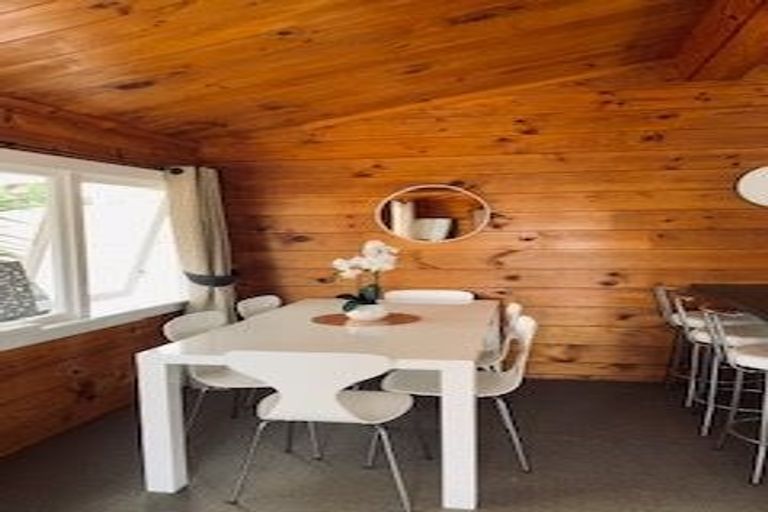 Photo of property in 202 Welcome Bay Road, Welcome Bay, Tauranga, 3112