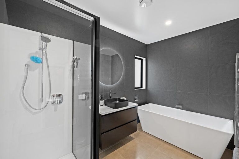 Photo of property in 4 Aquarius Lane, Langs Beach, 0582