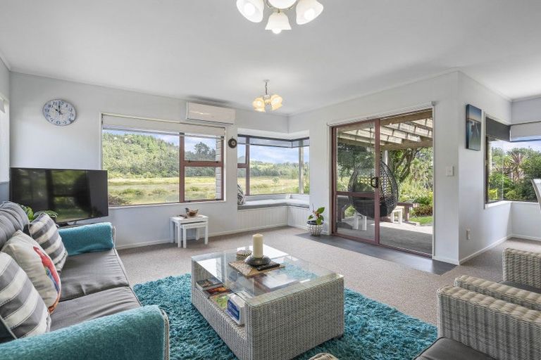 Photo of property in 106 Whitby Place, Whangamata, 3620