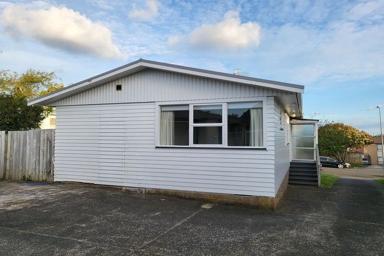 Photo of property in 11 Ellen Avenue, Hillcrest, Auckland, 0627
