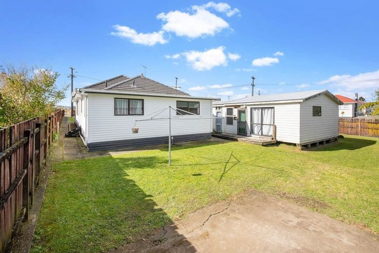 Photo of property in 43 Beaumonts Way, Manurewa, Auckland, 2102