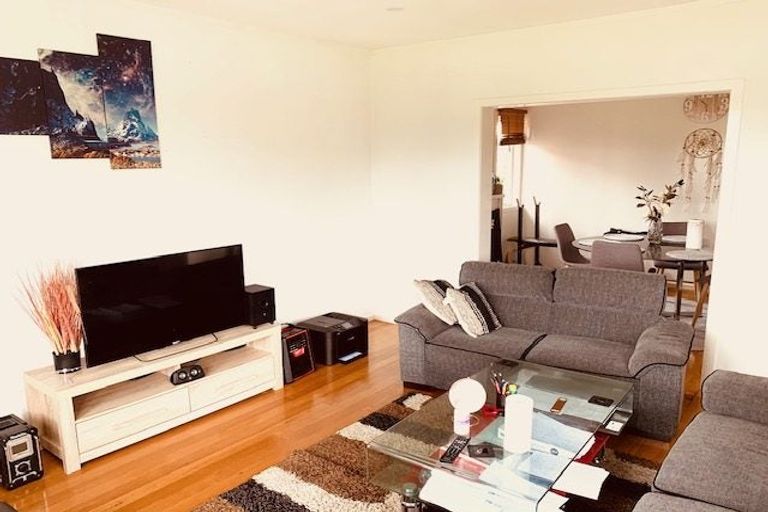 Photo of property in 32 Reid Road, New Lynn, Auckland, 0600