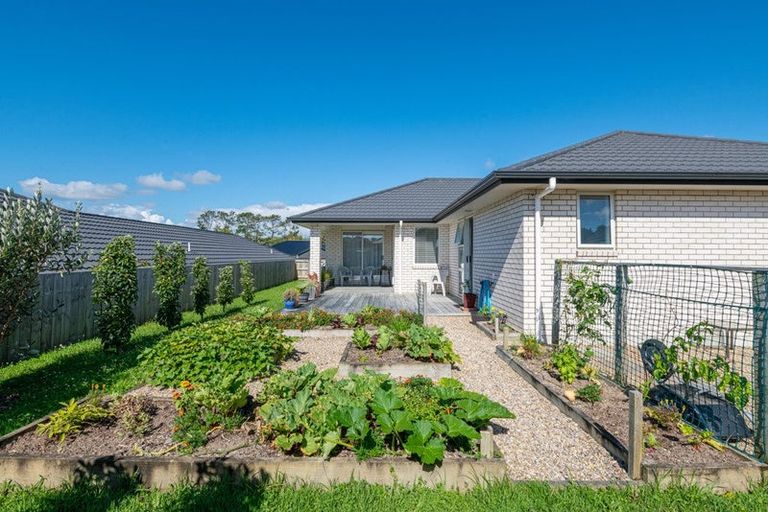 Photo of property in 24 Minerva Avenue, Helensville, 0800