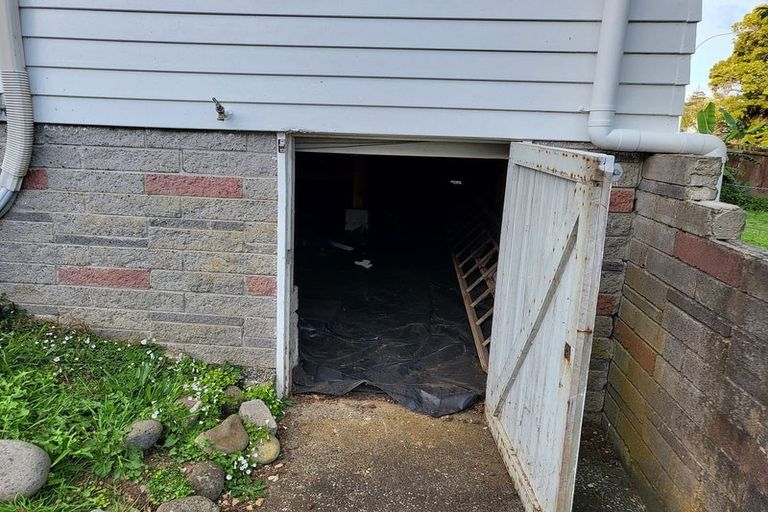 Photo of property in 11 Ellen Avenue, Hillcrest, Auckland, 0627