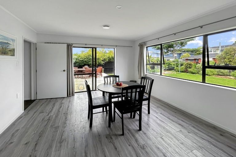 Photo of property in 6 Highbury Drive, Levin, 5510