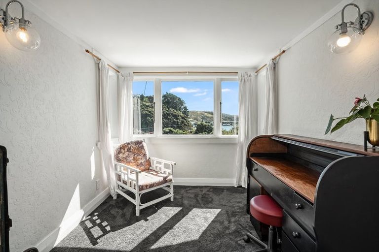 Photo of property in 102 Paremata Road, Paremata, Porirua, 5024