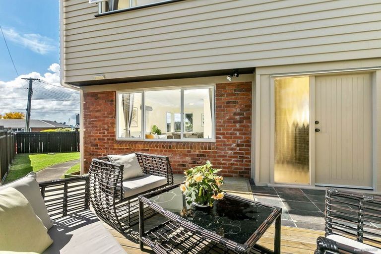 Photo of property in 2/5 Stanley Avenue, Milford, Auckland, 0620