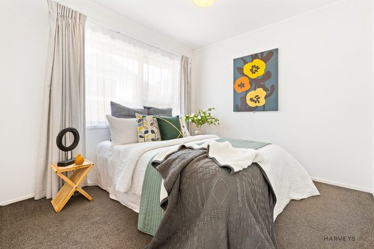 Photo of property in 2/56 Te Atatu Road, Te Atatu South, Auckland, 0610