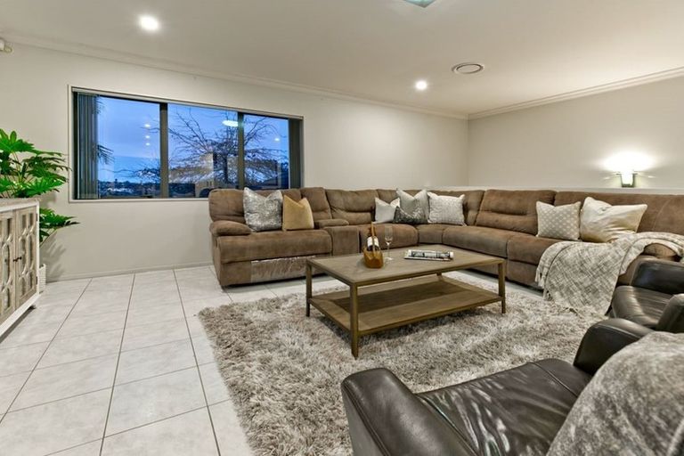 Photo of property in 36 Sapperton Drive, Henderson, Auckland, 0612