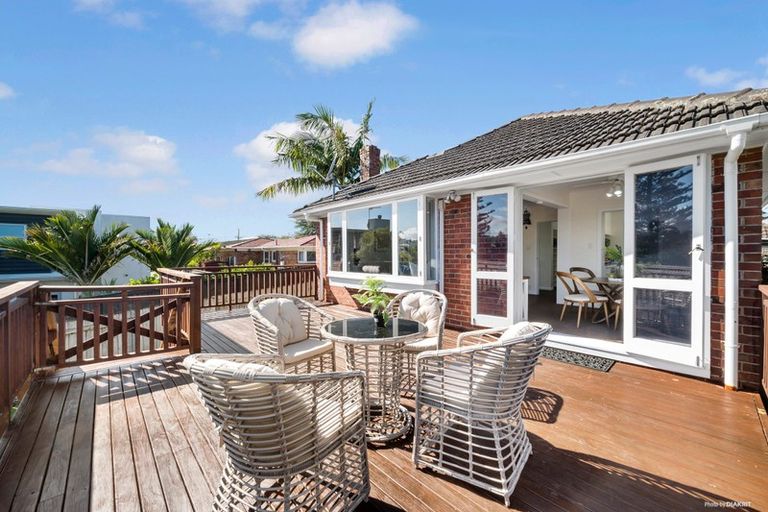 Photo of property in 2/2 Napoleon Avenue, Milford, Auckland, 0620