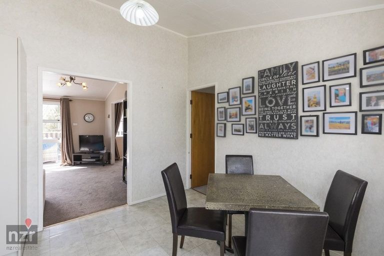 Photo of property in 6 King Street, Halcombe, Feilding, 4779