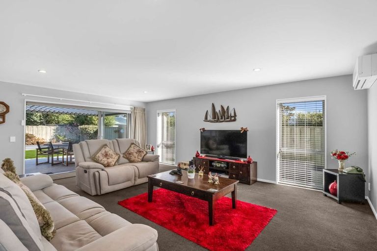 Photo of property in 2 Awa Place, Rangiora, 7400