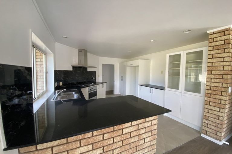 Photo of property in 14 Caldbeck Rise, Northpark, Auckland, 2013