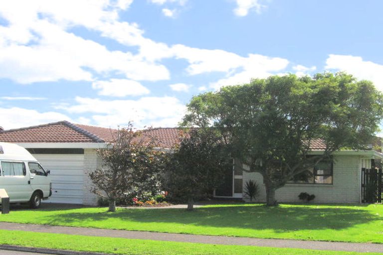 Photo of property in 34 Vivian Wilson Drive, Eastern Beach, Auckland, 2012