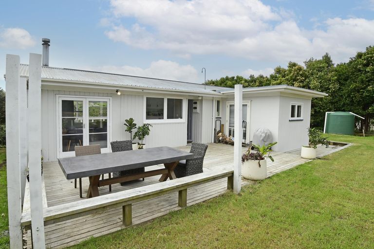 Photo of property in 17 Pakiri Road, Leigh, Warkworth, 0985