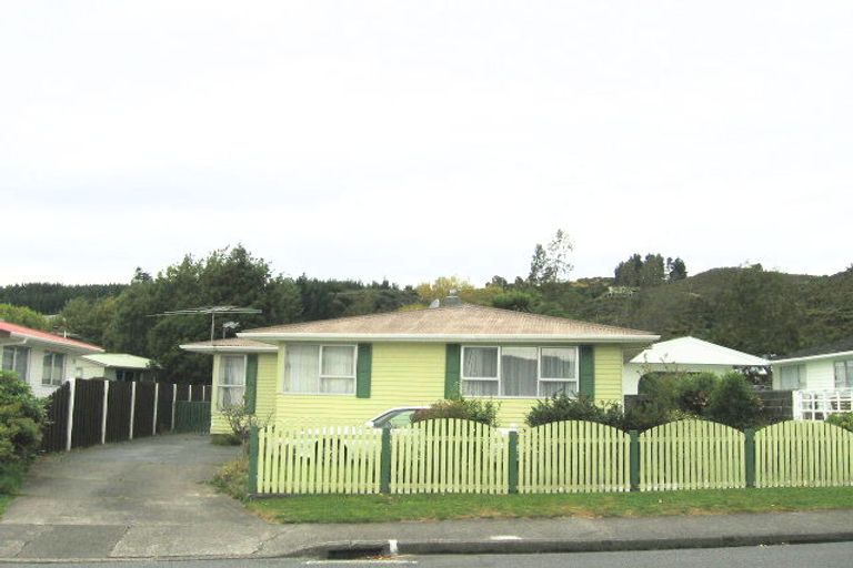 Photo of property in 44 Hillside Drive, Maoribank, Upper Hutt, 5018