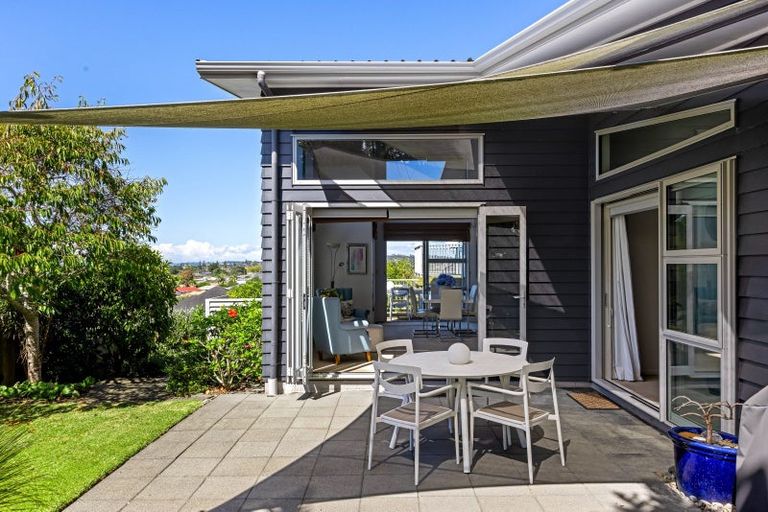 Photo of property in 60 Chesterfield Way, Orewa, 0931
