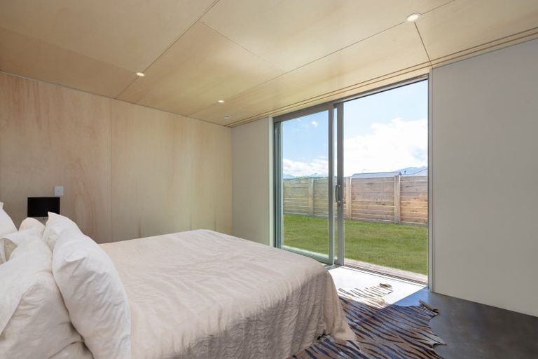 Photo of property in 6 Pounamu Avenue, Albert Town, Wanaka, 9305