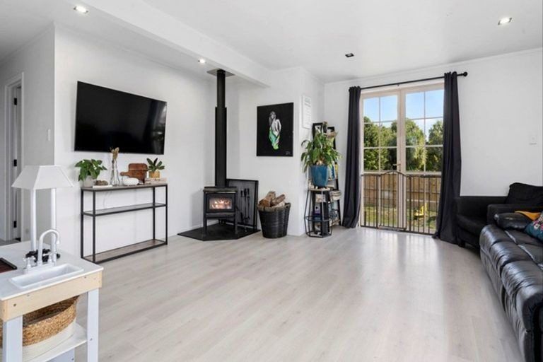 Photo of property in 5 Konini Street, Inglewood, 4330