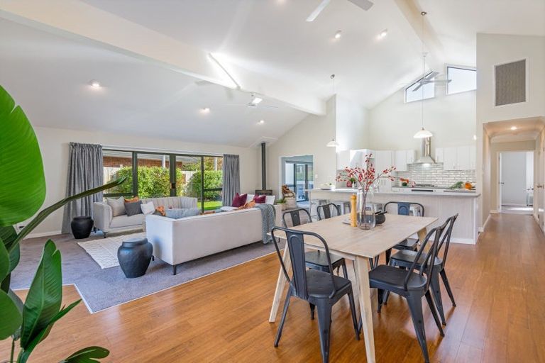 Photo of property in 15 Strachan Way, Highbury, Palmerston North, 4412