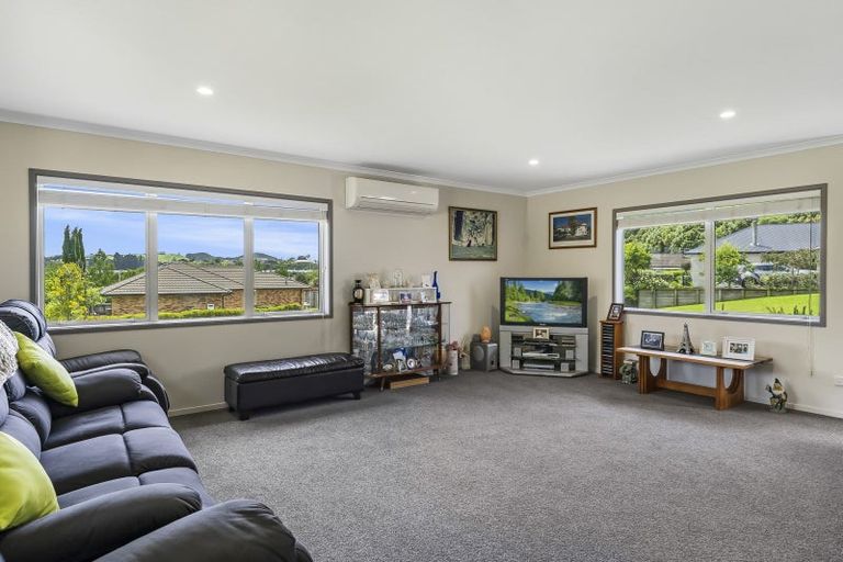 Photo of property in 61 Bathurst Crescent, Pyes Pa, Tauranga, 3112