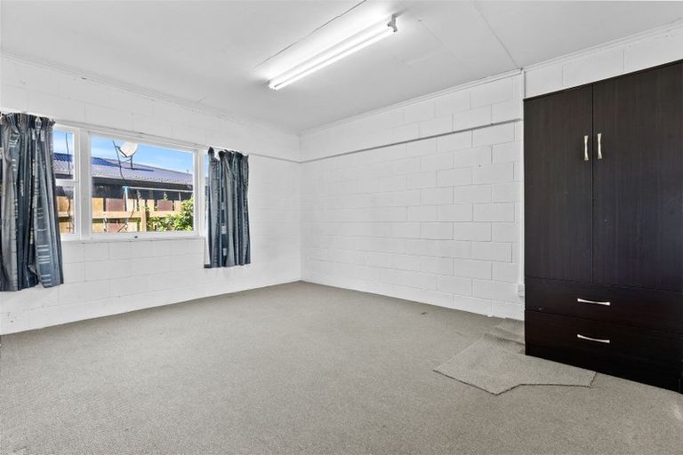 Photo of property in 24 Estuary Road, Weymouth, Auckland, 2103