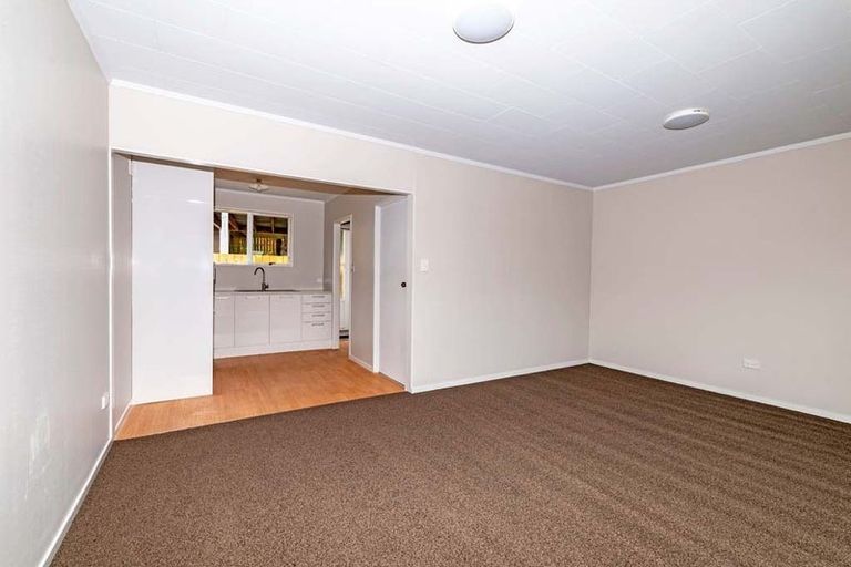 Photo of property in 2/63 Zita Maria Drive, Massey, Auckland, 0614