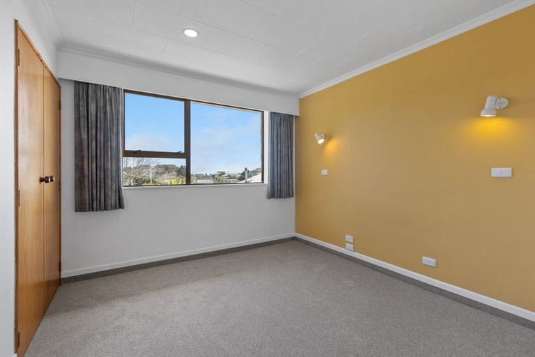 Photo of property in 2/22 Dartmoor Avenue, Westown, New Plymouth, 4310