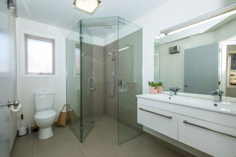 Photo of property in 18 Bevan Place, Wanaka, 9305