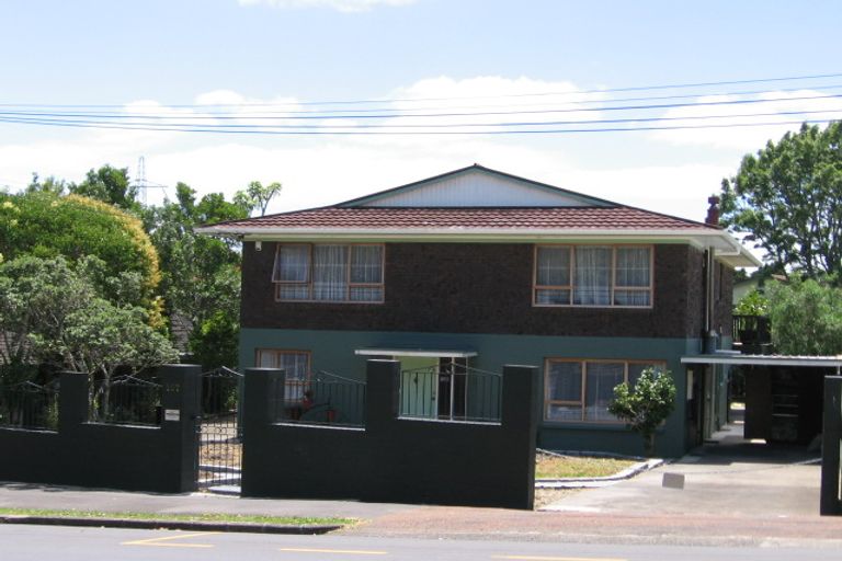 Photo of property in 107 Bolton Street, Blockhouse Bay, Auckland, 0600