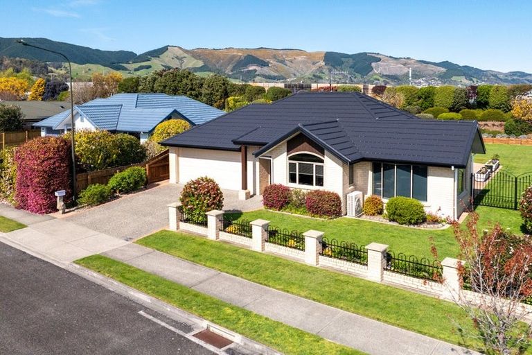 Photo of property in 13 Kendall View, Stoke, Nelson, 7011