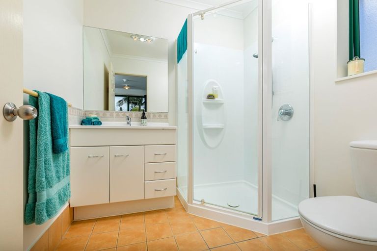 Photo of property in 48 View Ridge Drive, Ranui, Auckland, 0612