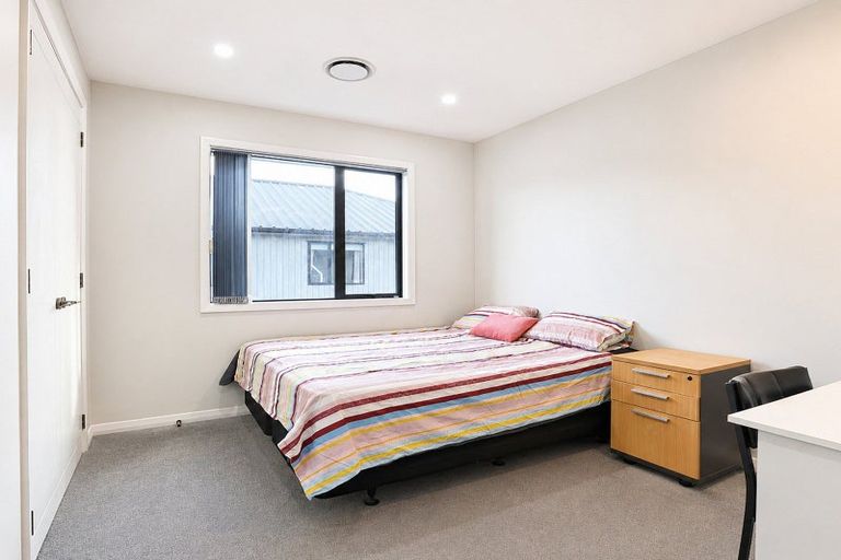 Photo of property in 4/64 Banbury Crescent, Fairfield, Hamilton, 3214