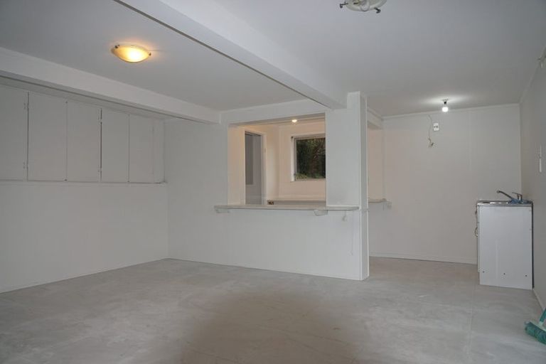 Photo of property in 1/609 Glenfield Road, Totara Vale, Auckland, 0629