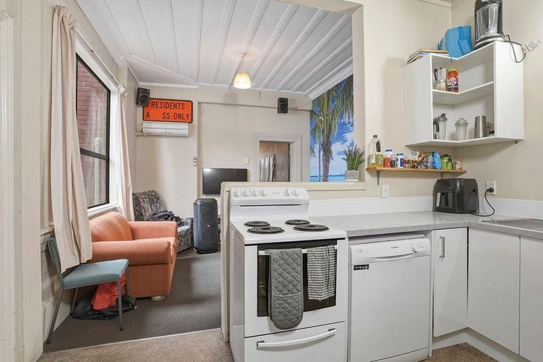 Photo of property in 142 Albany Street, North Dunedin, Dunedin, 9016