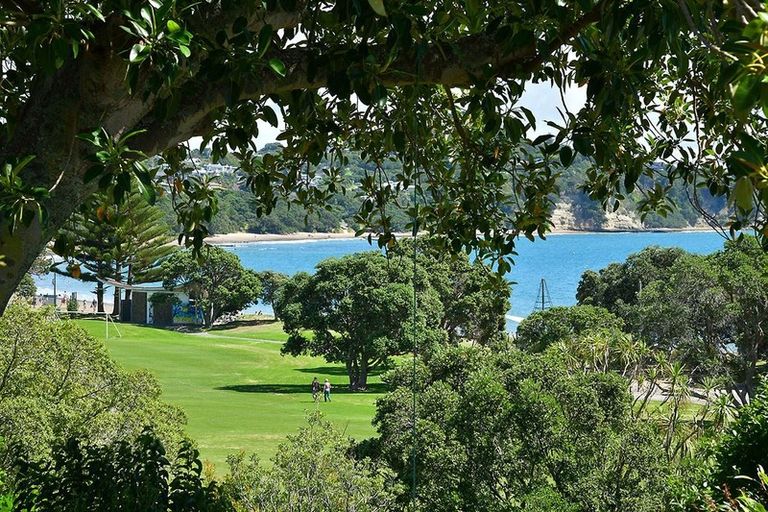 Photo of property in 1/142 Stanmore Bay Road, Stanmore Bay, Whangaparaoa, 0932