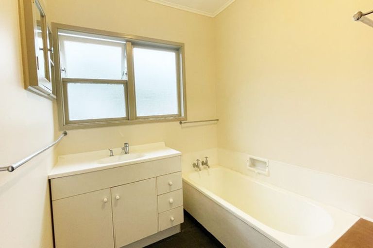 Photo of property in 13 Toenga Road, Pukerua Bay, 5026