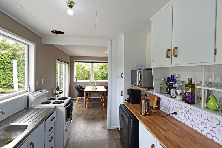 Photo of property in 17 Pakiri Road, Leigh, Warkworth, 0985