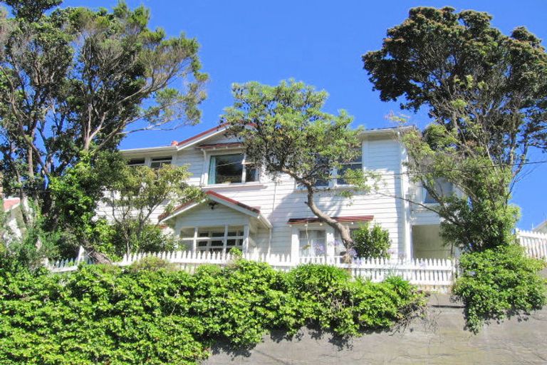 Photo of property in 10 Glasgow Street, Kelburn, Wellington, 6012