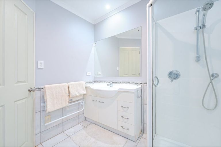 Photo of property in 1 Sandhurst Rise, Henderson, Auckland, 0612