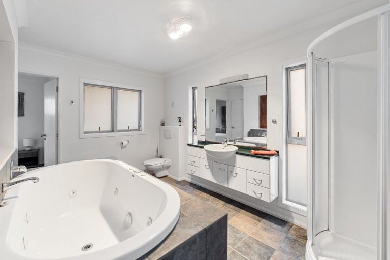 Photo of property in 63 Karewa Parade, Papamoa Beach, Papamoa, 3118