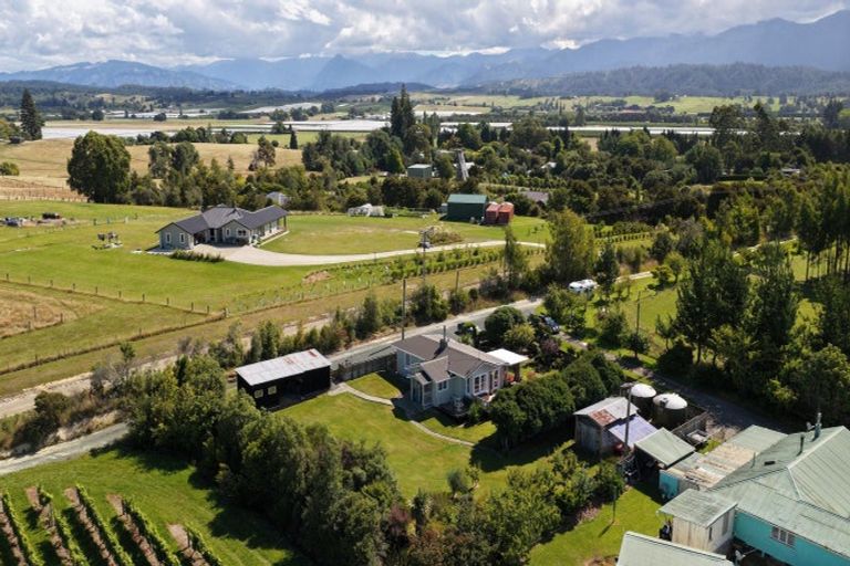 Photo of property in 71 Flett Road, Lower Moutere, Upper Moutere, 7175