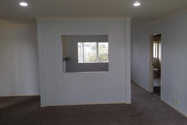 Photo of property in 20 Ashmere Lane, Weymouth, Auckland, 2103