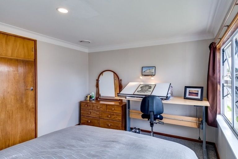 Photo of property in 1404 Warwick Place, Mayfair, Hastings, 4122