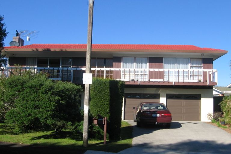 Photo of property in 9 Polandson Place, Opaheke, Papakura, 2113