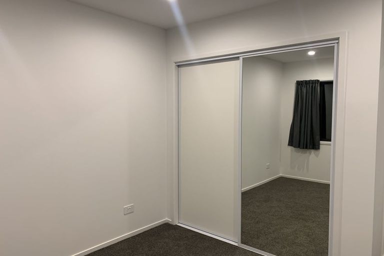 Photo of property in 4/58 Kemp Road, Massey, Auckland, 0614