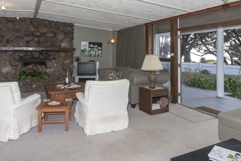 Photo of property in 8 Fishermans Bend, Whiritoa, Whangamata, 3691