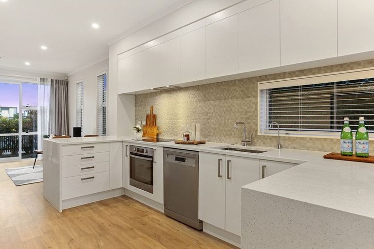 Photo of property in 10 Skylark Road, Hobsonville, Auckland, 0616