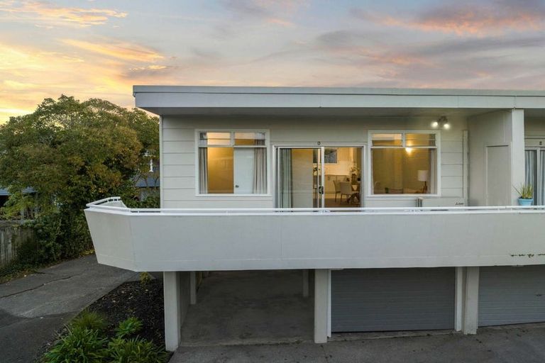 Photo of property in 1/19a Forrest Hill Road, Milford, Auckland, 0620